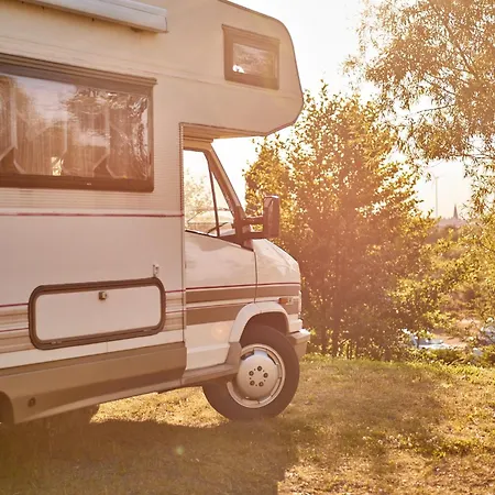 Burgstadt Camping 카스텔룬